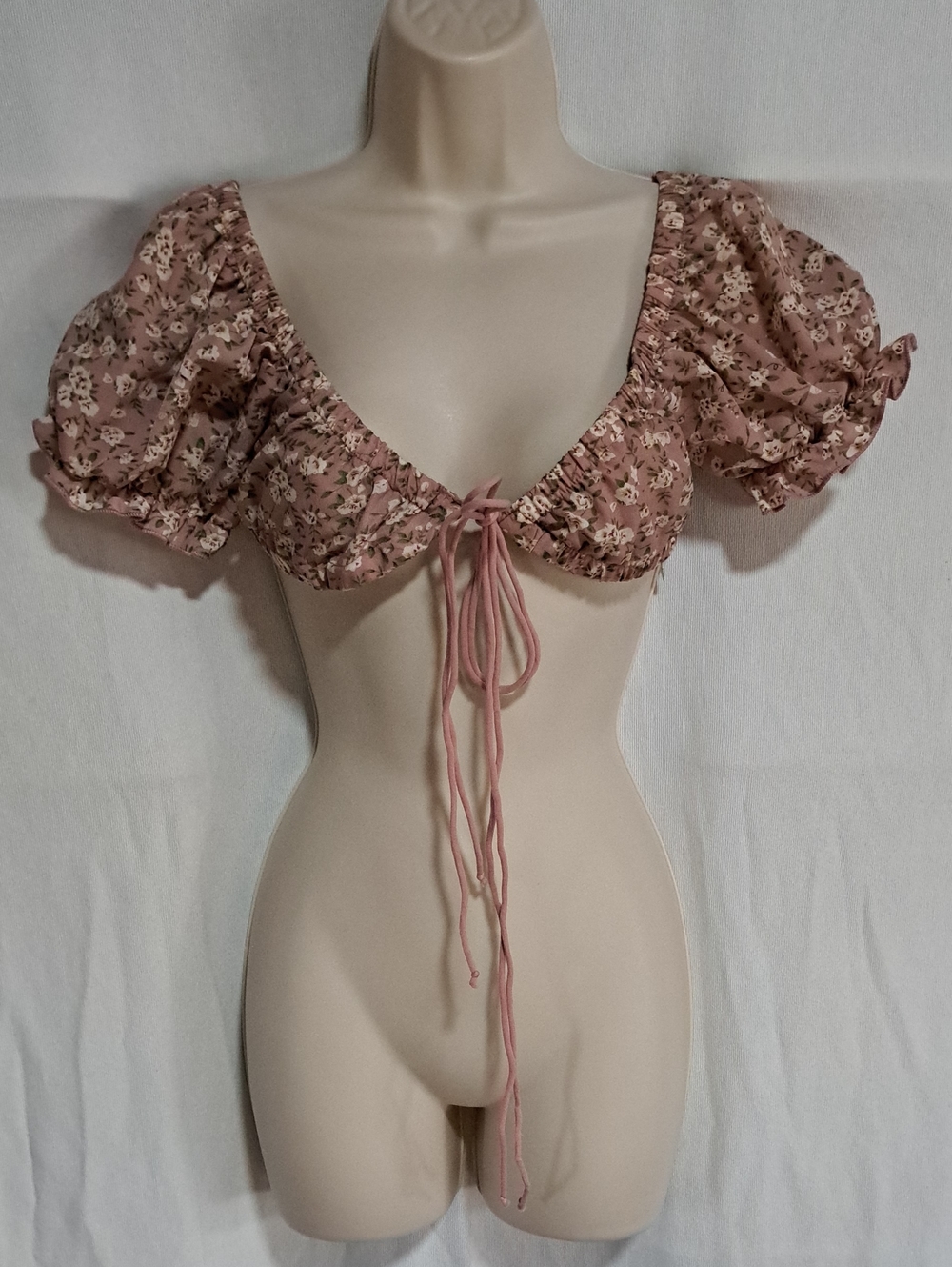 Halter Top - Picture 2 of 6